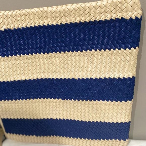 Last offer🔥🔥🔥🔥Clare V Fold over Woven Leather Clutch - Picture 10 of 15